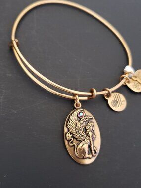NWT Alex and Ani Gold Sphinx Bracelet Bangle 724